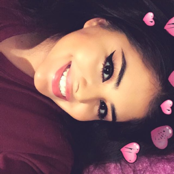 Meet your Posher, Abegale - Picture 1 of 1